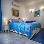 Il Bacio Di Capri אנה קאפרי