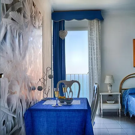 Il Bacio Di Capri
