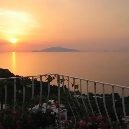 Bed & Breakfast Il Bacio Di Capri 4*